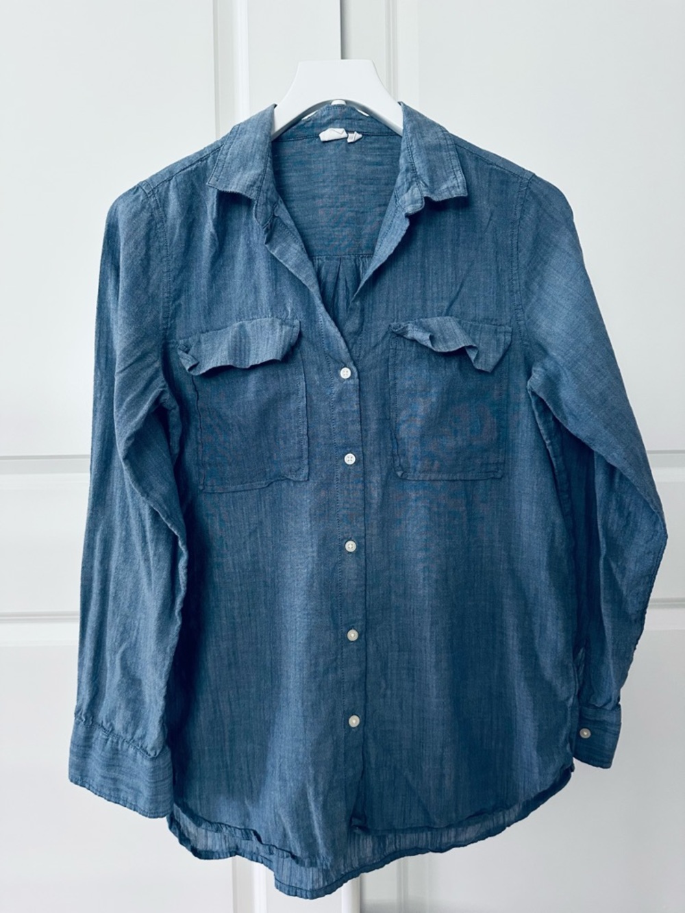 Women’s GAP Long Sleeve Collared Blue Button Down Shirt Size S